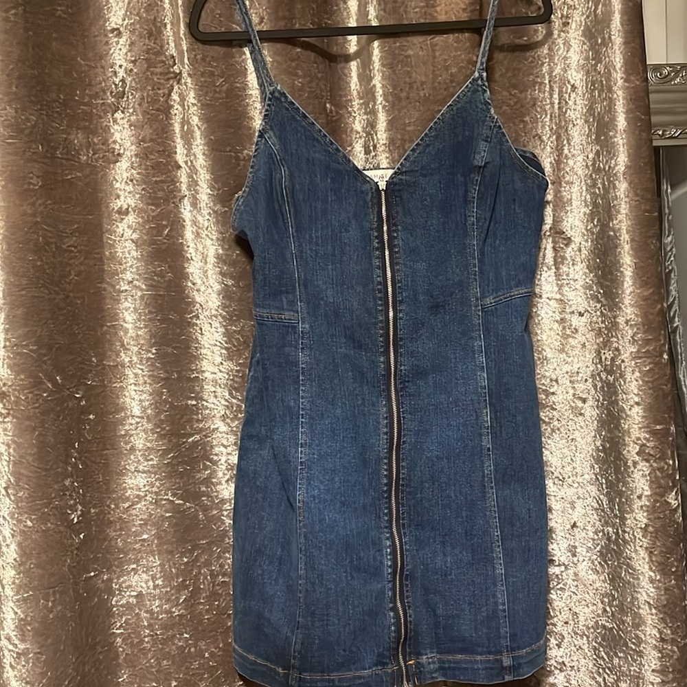 Stretchy sweet zippered jean dress